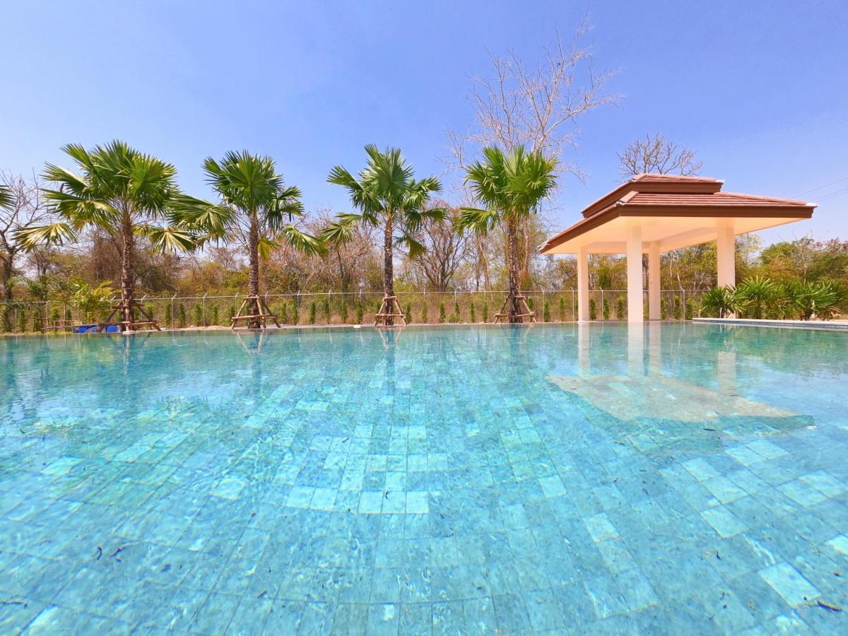 Isan Golf & Adventure Hotel Udon Thani Exterior photo