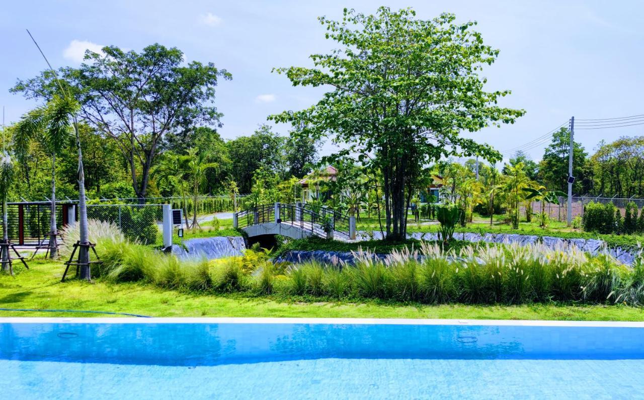 Isan Golf & Adventure Hotel Udon Thani Exterior photo