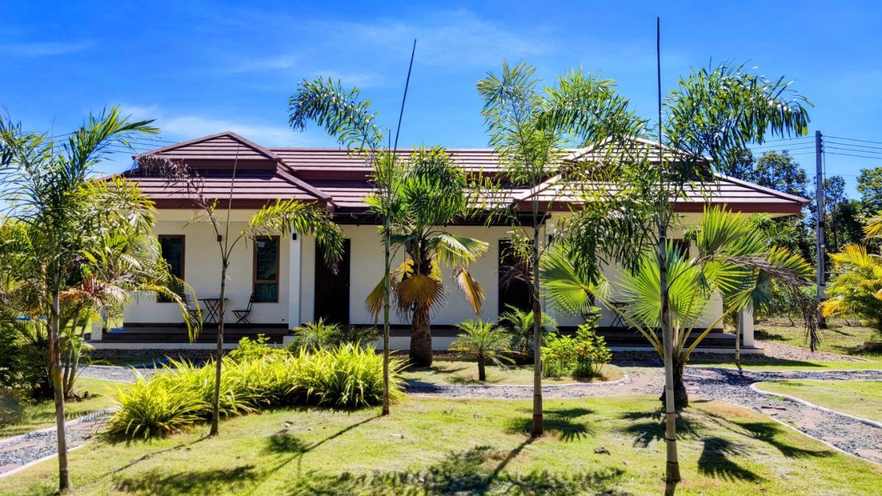 Isan Golf & Adventure Hotel Udon Thani Exterior photo