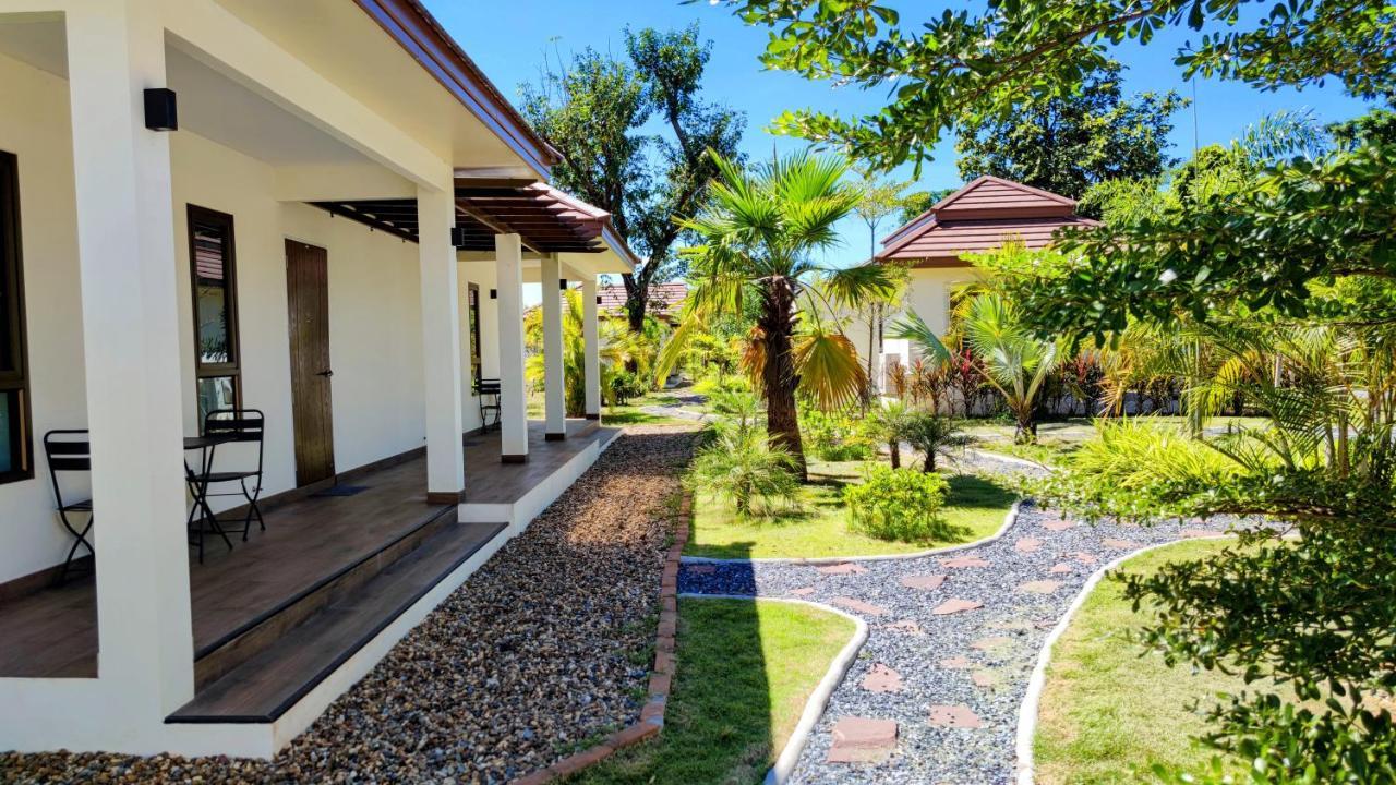 Isan Golf & Adventure Hotel Udon Thani Exterior photo