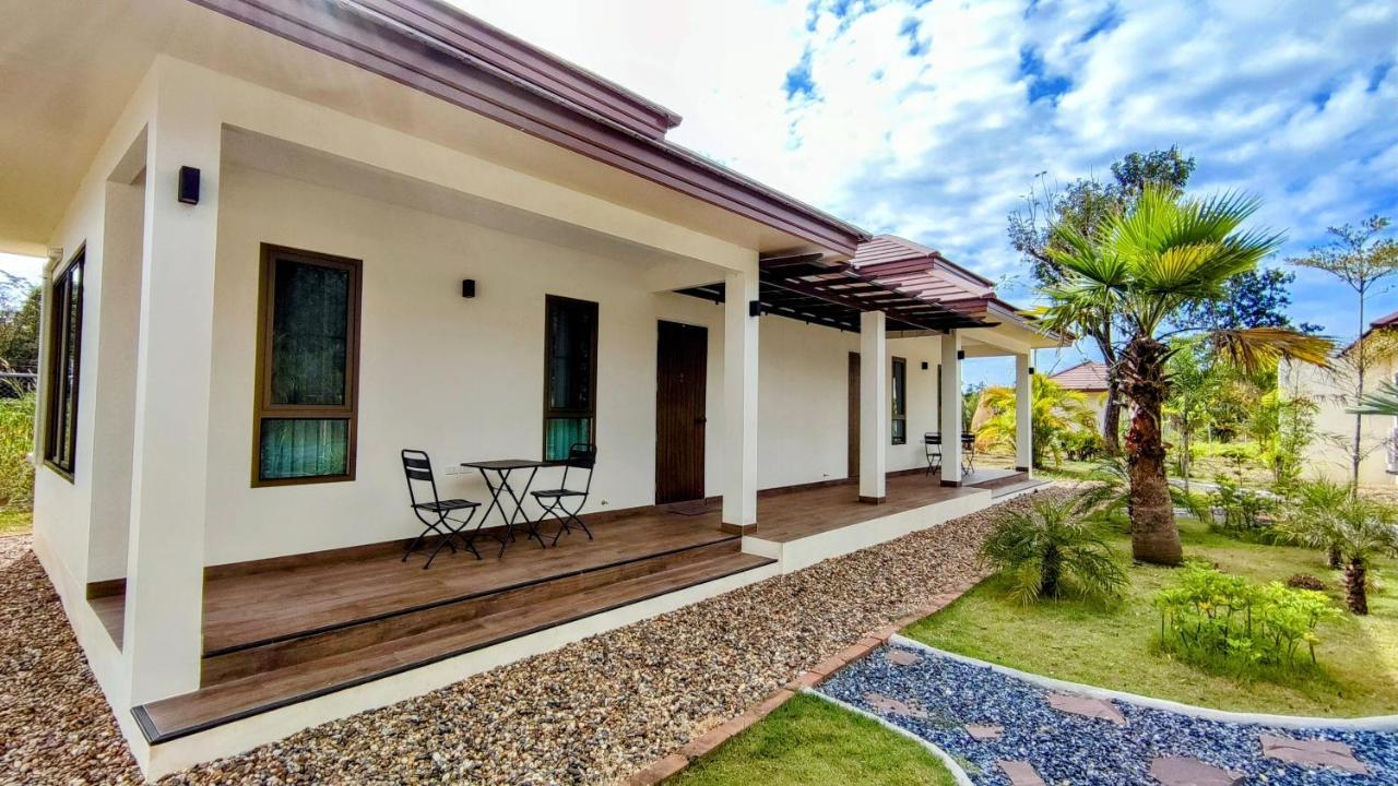 Isan Golf & Adventure Hotel Udon Thani Exterior photo